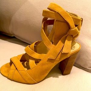 Gorgeous Vince Camuto shoes. Size 7. Worn once.